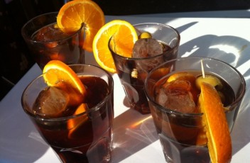 vermut copa aceitunas