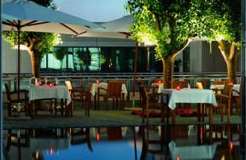 terraza hotel marina barcelona