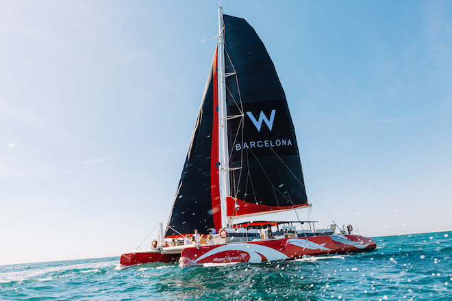 w catamaran salidas hotel vela