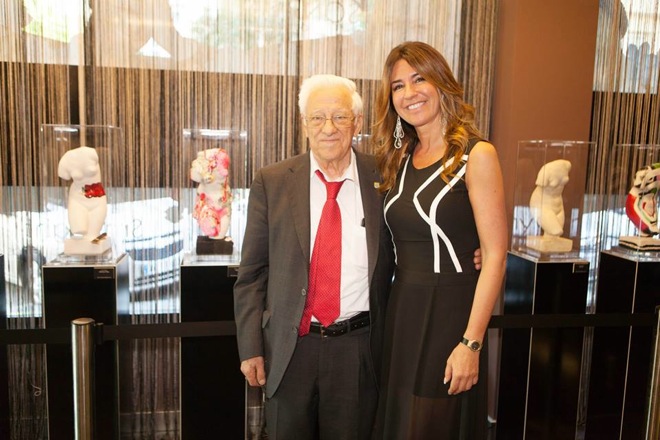 Marisa Nufrio, directora de Smylife con el Padre Aìngel