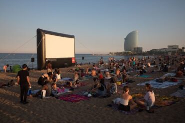cine lliure a la platja barcelona