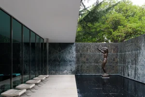 patio de la Fundacio Mies van der Rohe